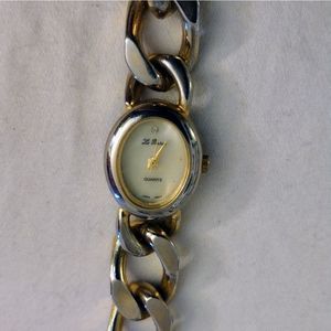 Chain gold quartz wrist watch vintage hook 70s 80s 90s 00s collegiate academia